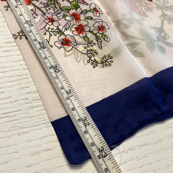 🌼 NWOT - 100% Pure Silk Scarf 🌼 - Picture 6 of 6